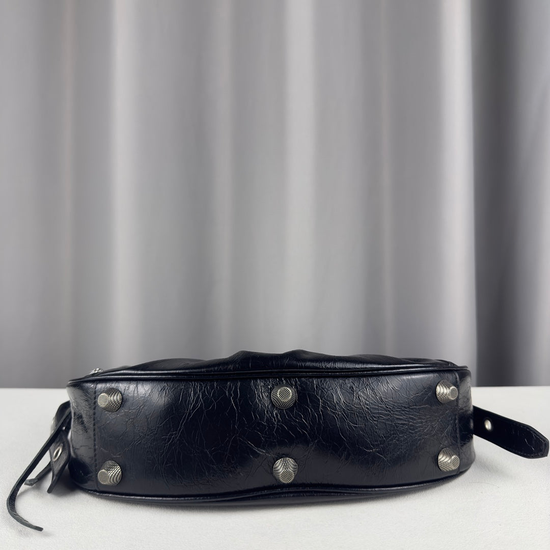 Le Cagole Half Moon Underarm Cross Bag