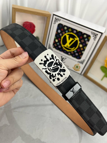 LV... Louis Vuitton 💕 Automatic belt P160