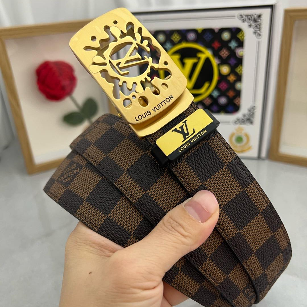 LV... Louis Vuitton 💕 Automatic belt P160