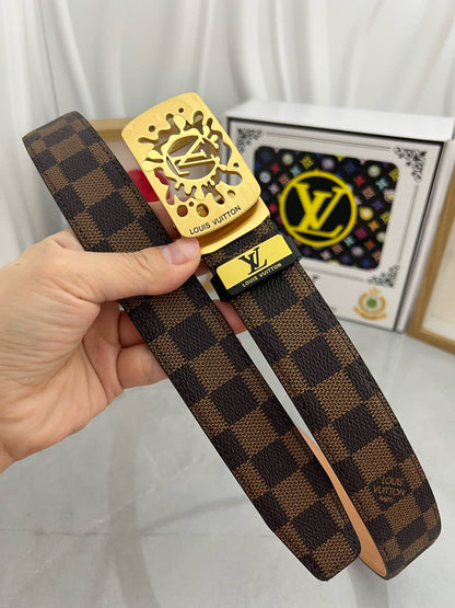 LV... Louis Vuitton 💕 Automatic belt P160