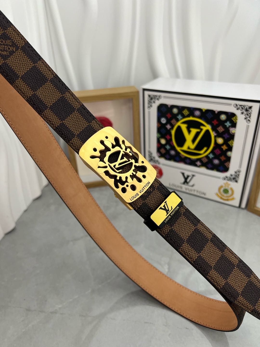 LV... Louis Vuitton 💕 Automatic belt P160