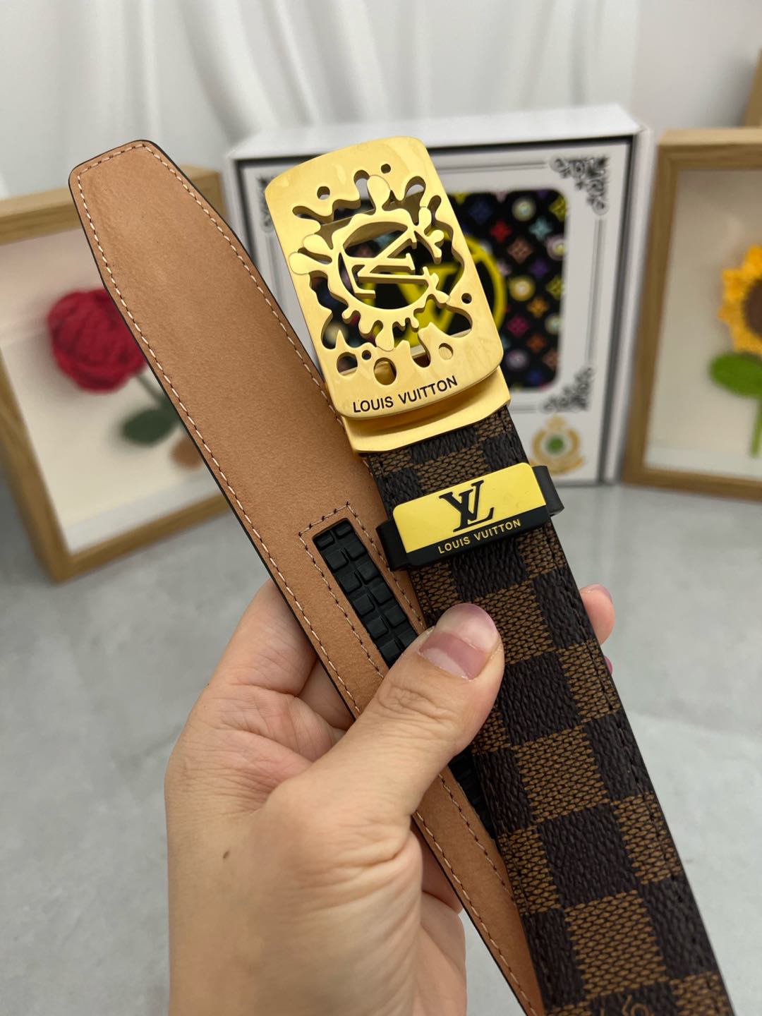 LV... Louis Vuitton 💕 Automatic belt P160