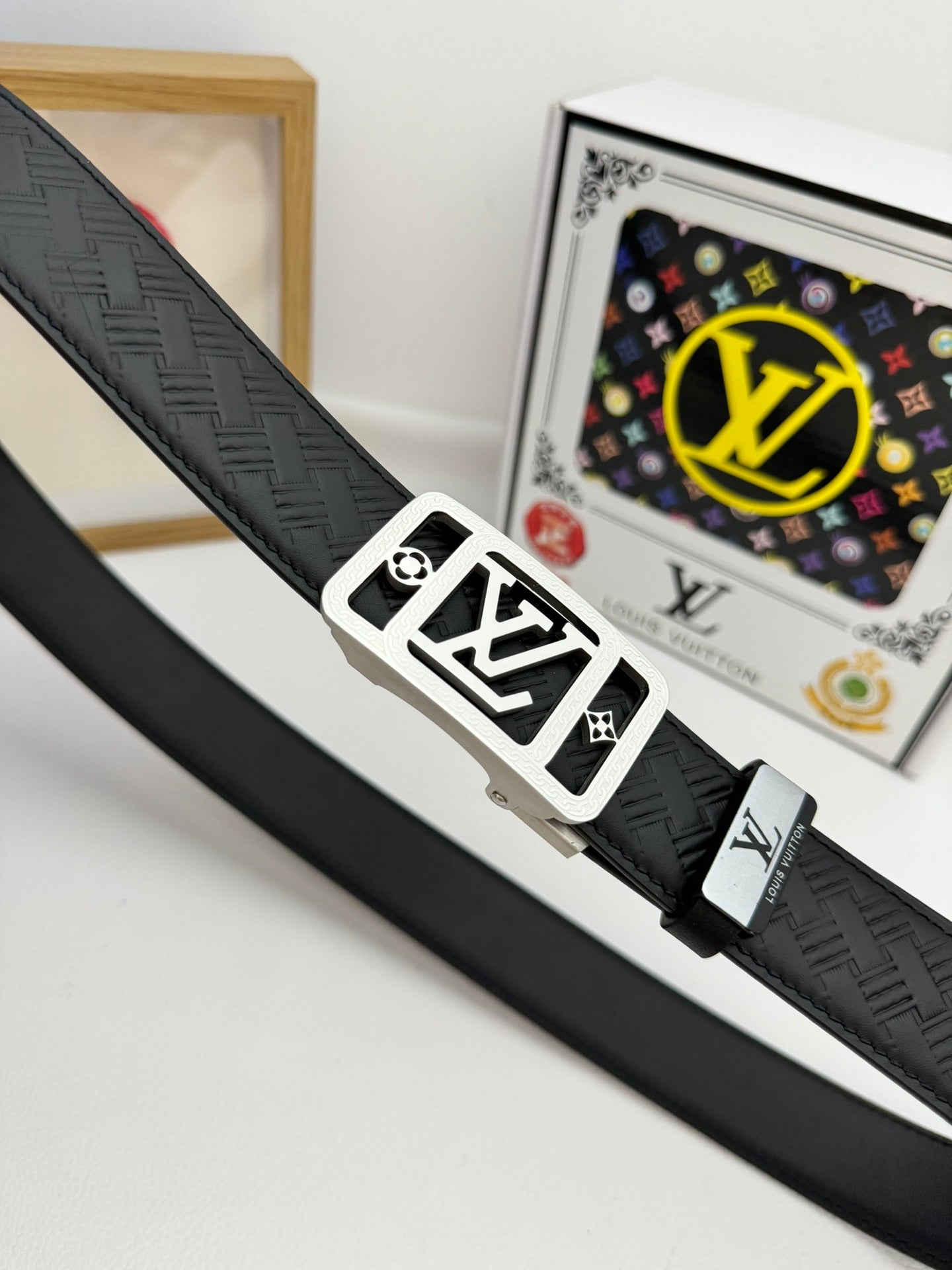 LV... Louis Vuitton 💕 Automatic belt P150