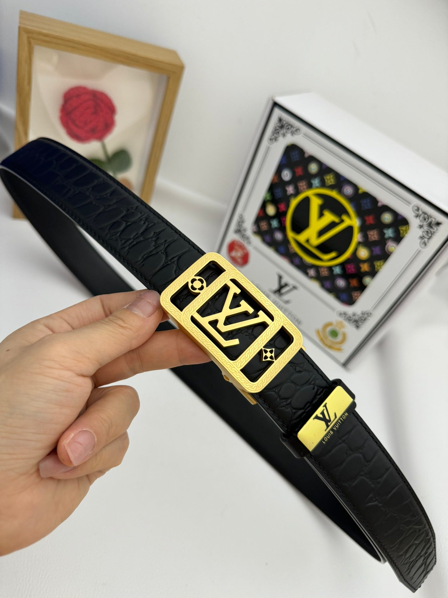 LV... Louis Vuitton 💕 Automatic belt P150