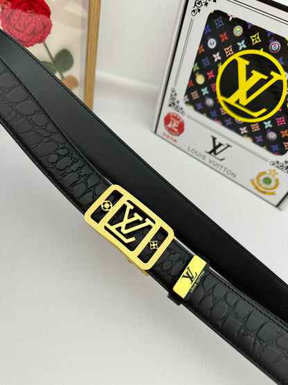 LV... Louis Vuitton 💕 Automatic belt P150