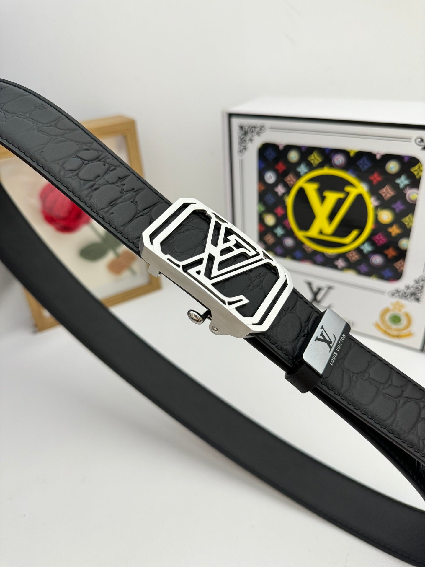 LV... Louis Vuitton 💕 Automatic belt P150