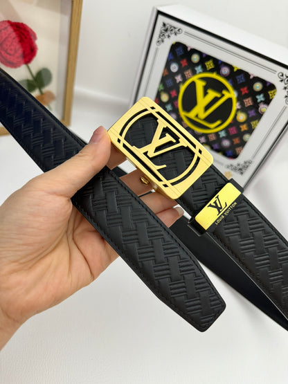 LV... Louis Vuitton 💕 Automatic belt P150