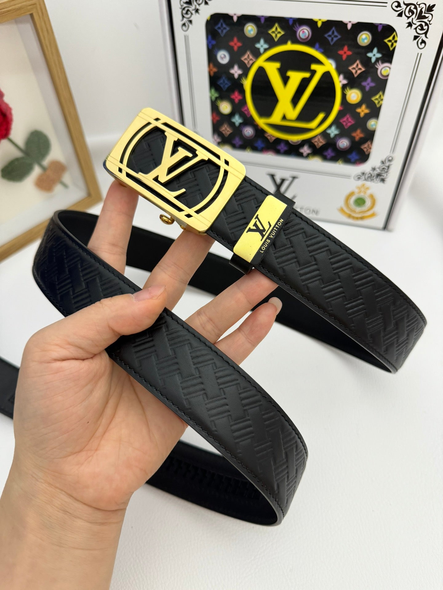 LV... Louis Vuitton 💕 Automatic belt P150