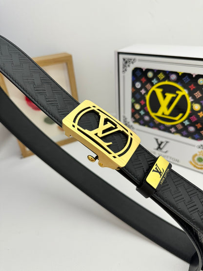 LV... Louis Vuitton 💕 Automatic belt P150