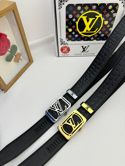 LV... Louis Vuitton 💕 Automatic belt P150