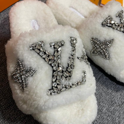 New wool slippers made of fine and soft wool