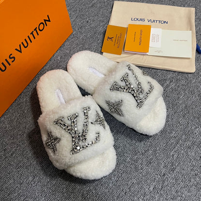 New wool slippers made of fine and soft wool