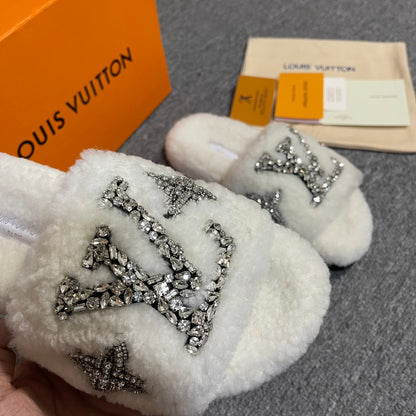 New wool slippers made of fine and soft wool