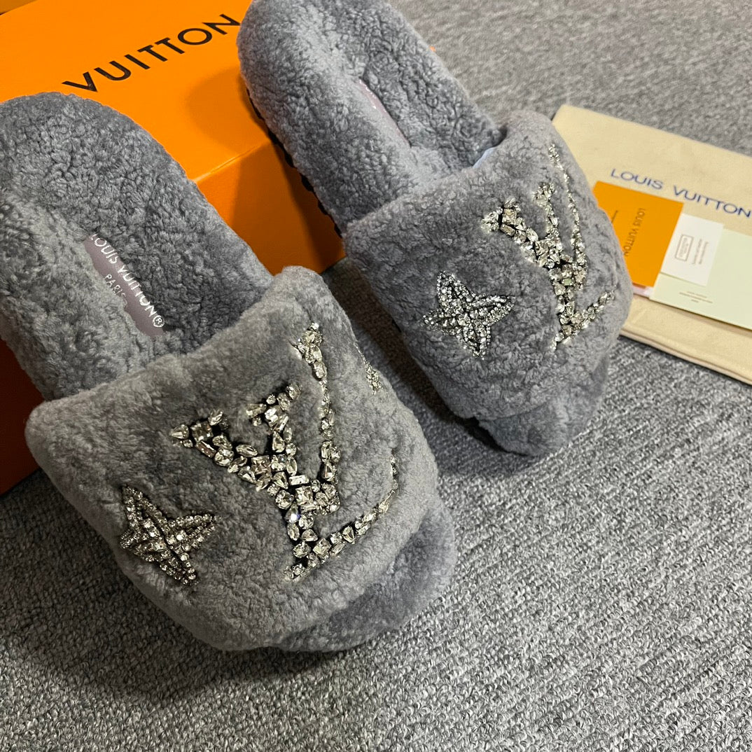 New wool slippers made of fine and soft wool