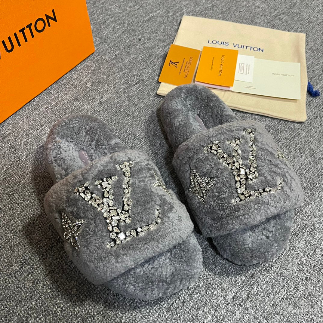 New wool slippers made of fine and soft wool