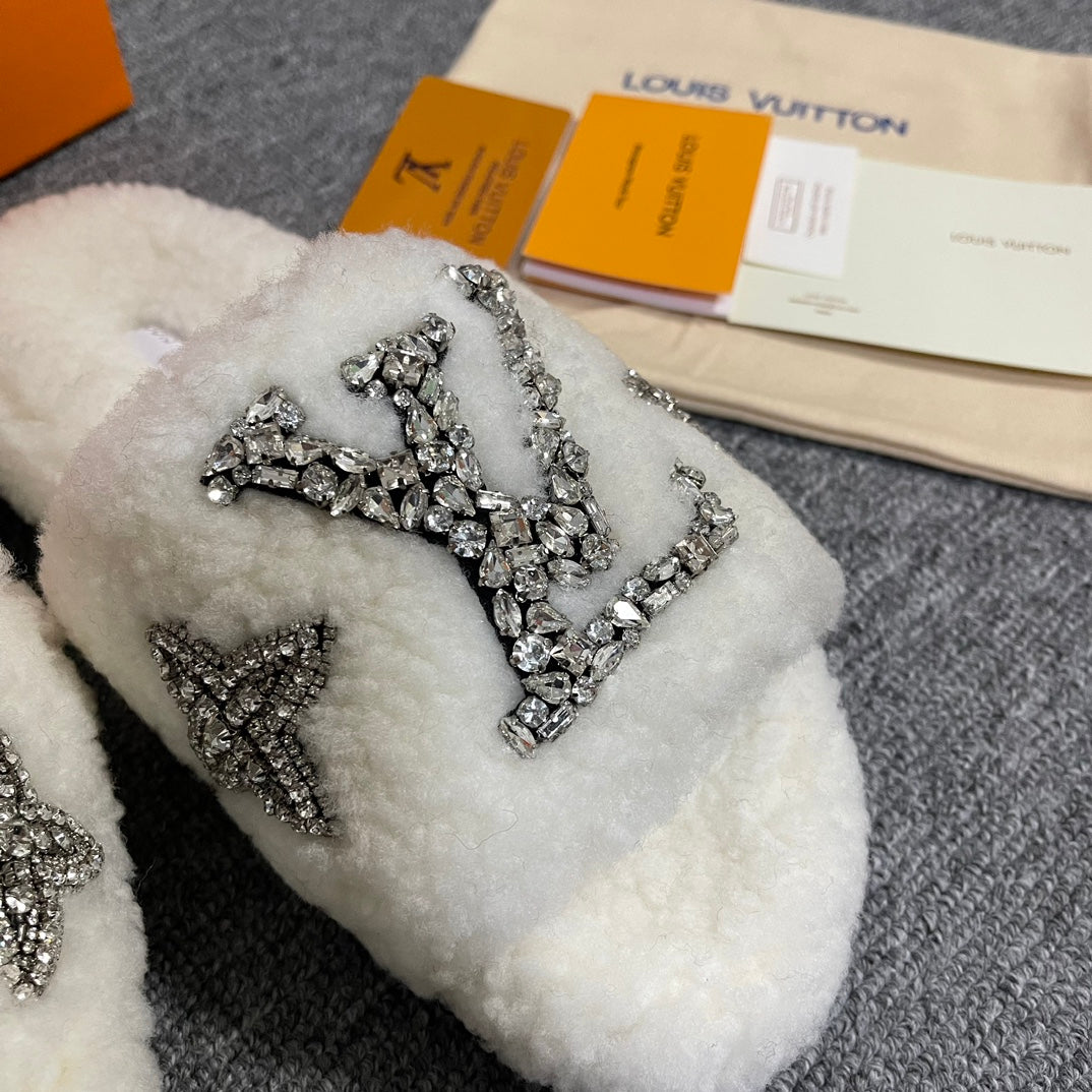 New wool slippers made of fine and soft wool