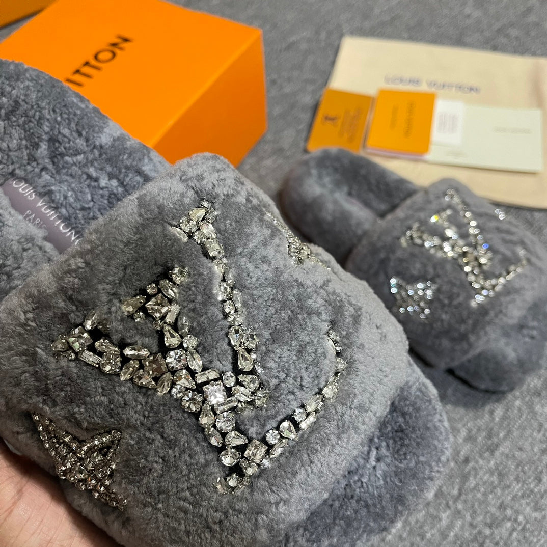 New wool slippers made of fine and soft wool