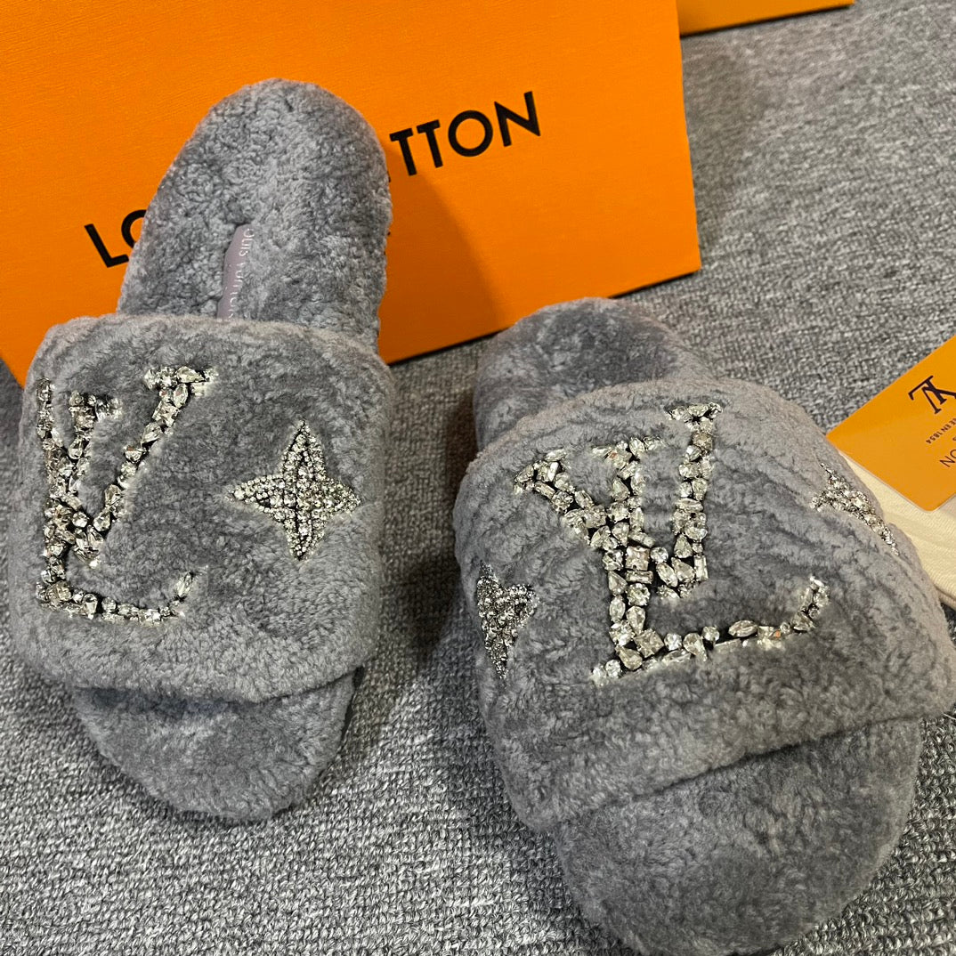 New wool slippers made of fine and soft wool